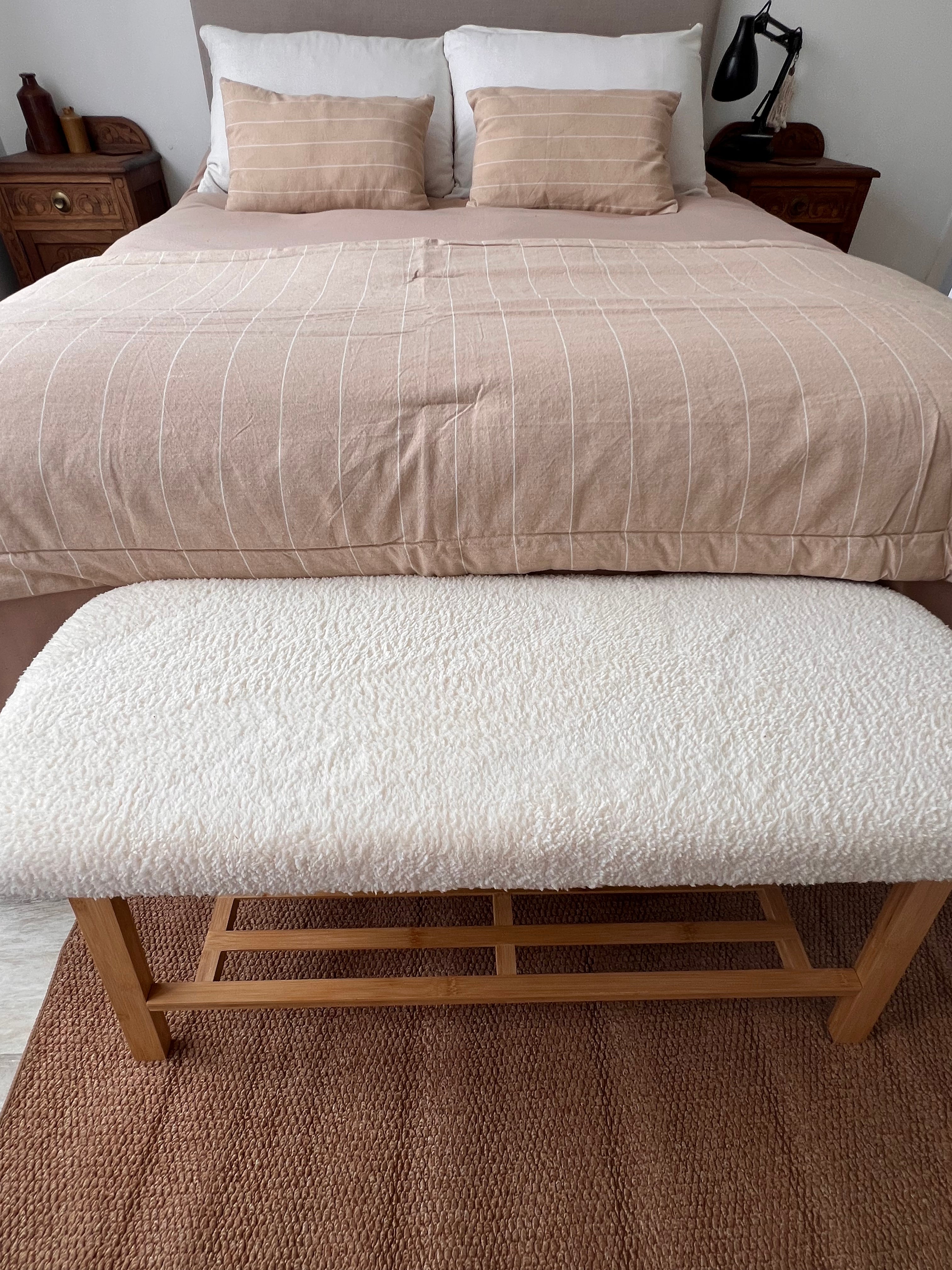 BANCO PIE DE CAMA OLIVOS   $2690