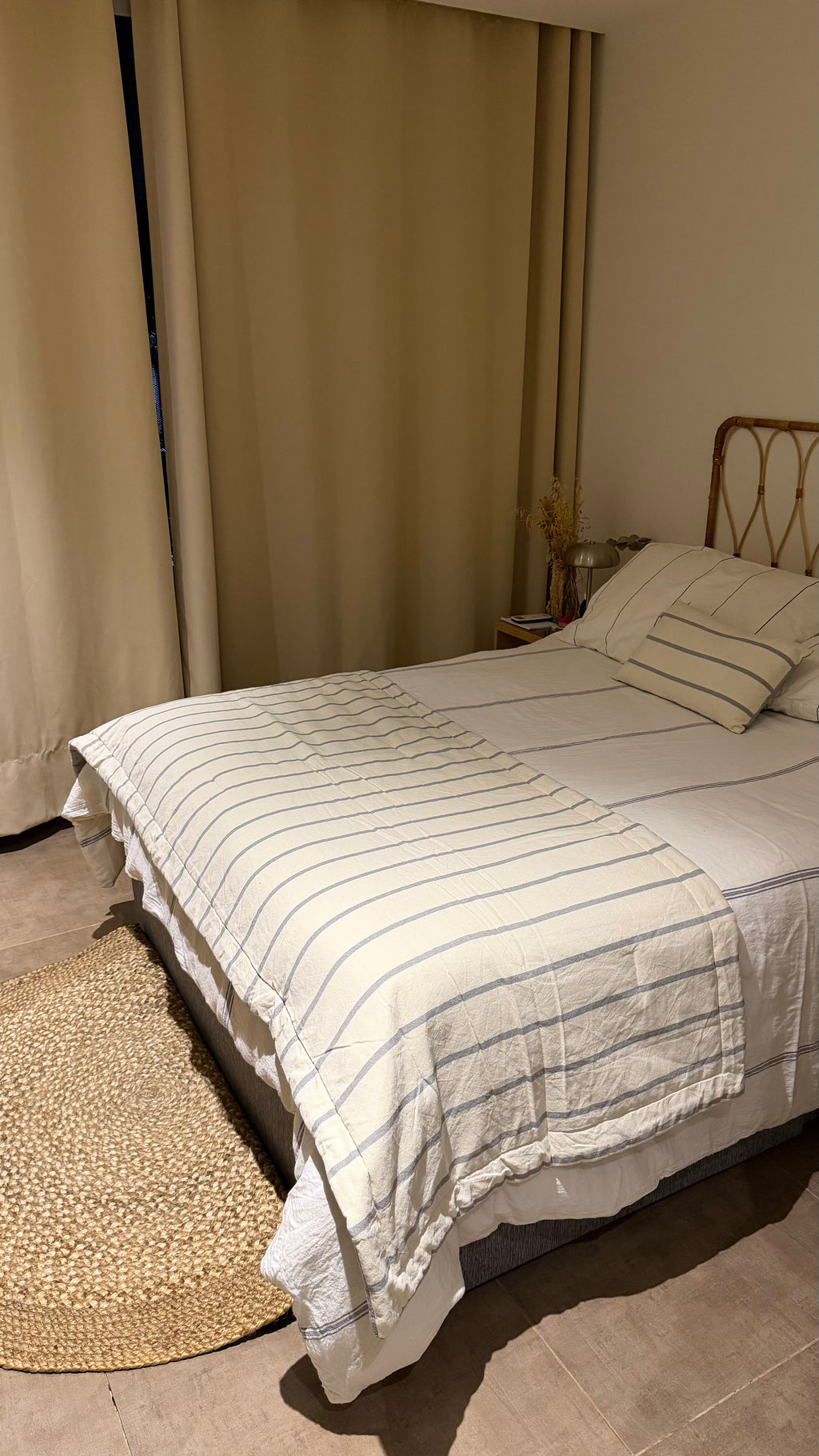PILOW IGNACIA BEIGE 80X221 BLANCO CON BEIGE