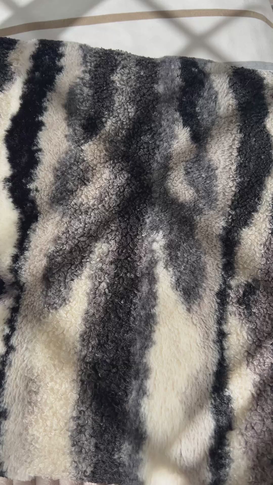 ALMOHADON AFRICA BLACK 45X45CM CON RELLENO 280GR